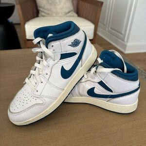 Nike Air Jordan 1 Mid - Industrial Blue - Size 7